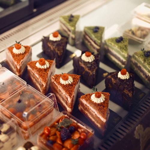 Cakes & Pastries