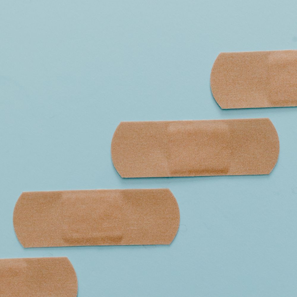 Adhesive Bandages Assorted (100s) – image 4