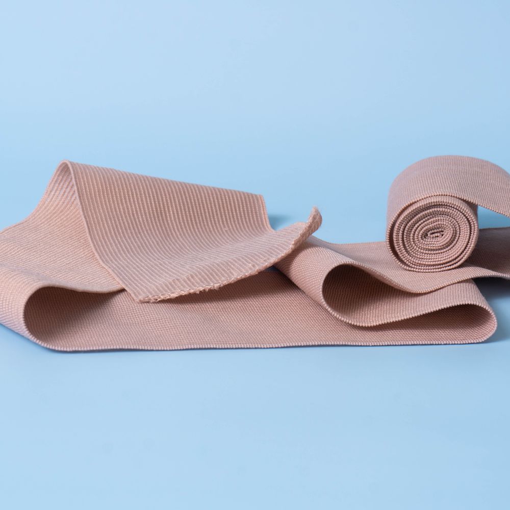 Elastic Crepe Bandage 10cm – image 2