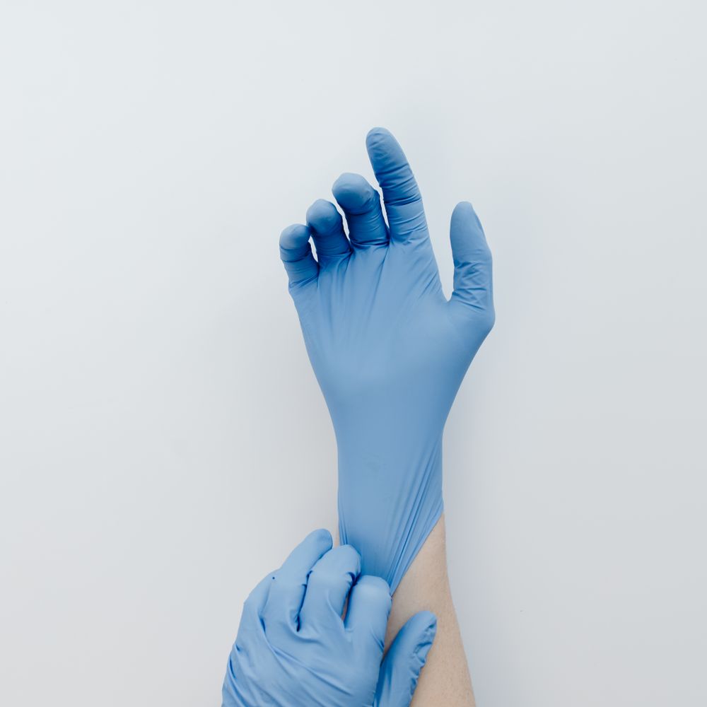 Nitrile Examination Gloves (100s) – image 4