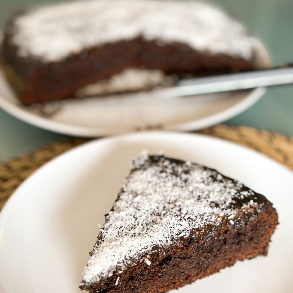 Chocolate Fudge Cake 1kg – image 3
