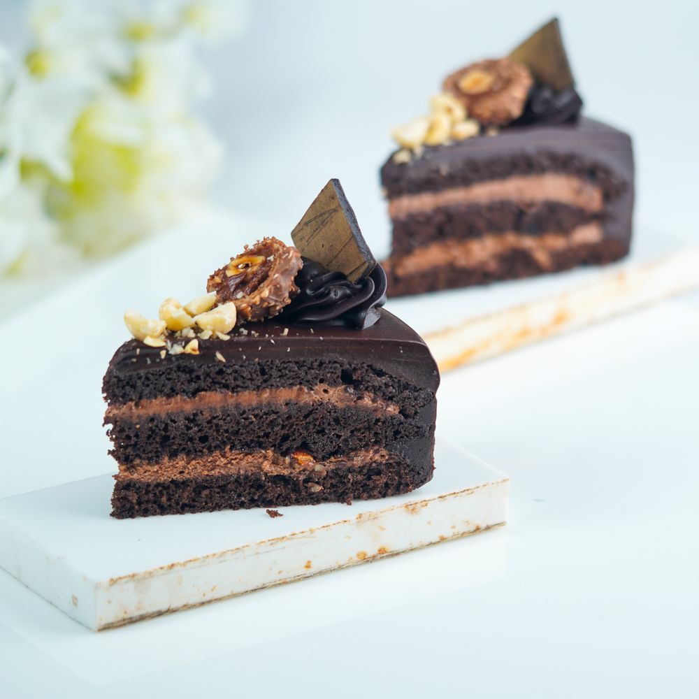 Chocolate Fudge Cake 1kg – image 4